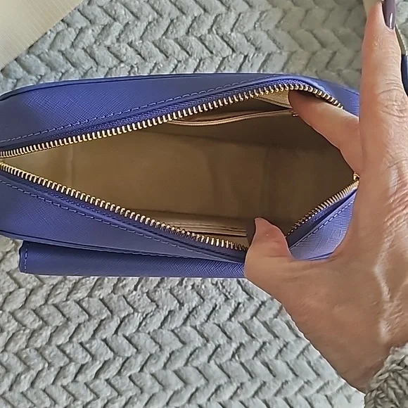 Joy Clean & Saffiano leather crossbody camera bag. 8.5W x 6H - Picture 2 of 3